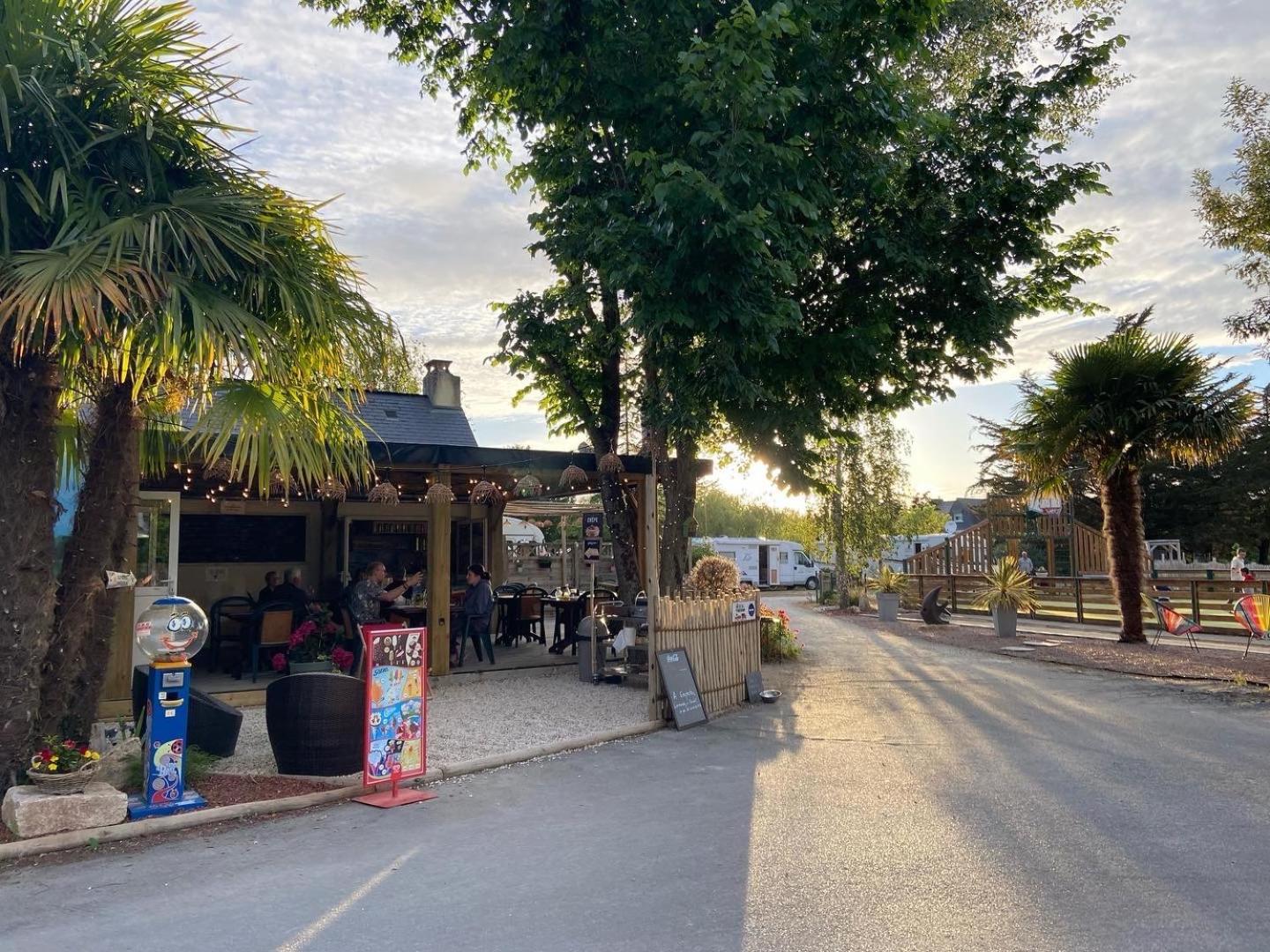 Camping Paradis Le Moulin Des Oies Belz Exterior photo